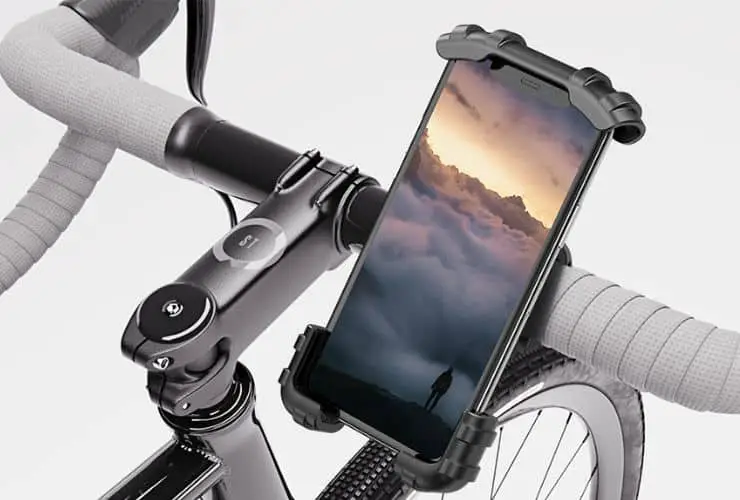 The Best Ways to Carry Your Phone While Cycling